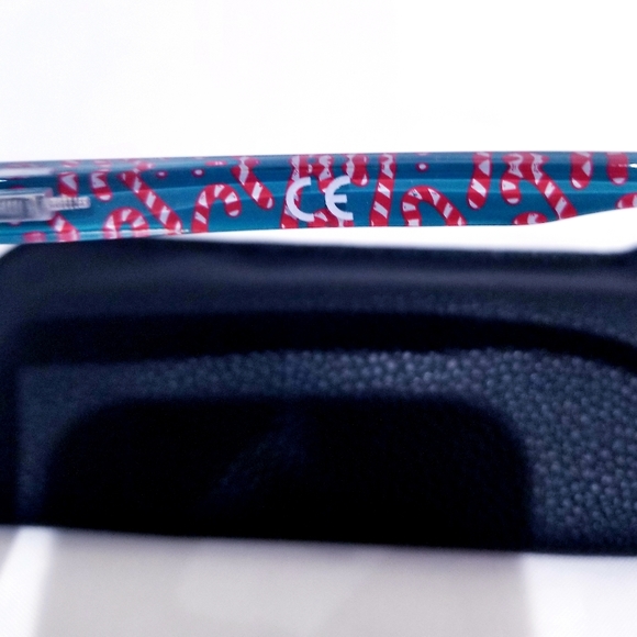 Women's +1.00 Readers - Picture 7 of 9